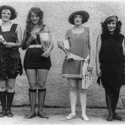 Four prize winners in annual beauty show, Washington Bathing Beach (1922)