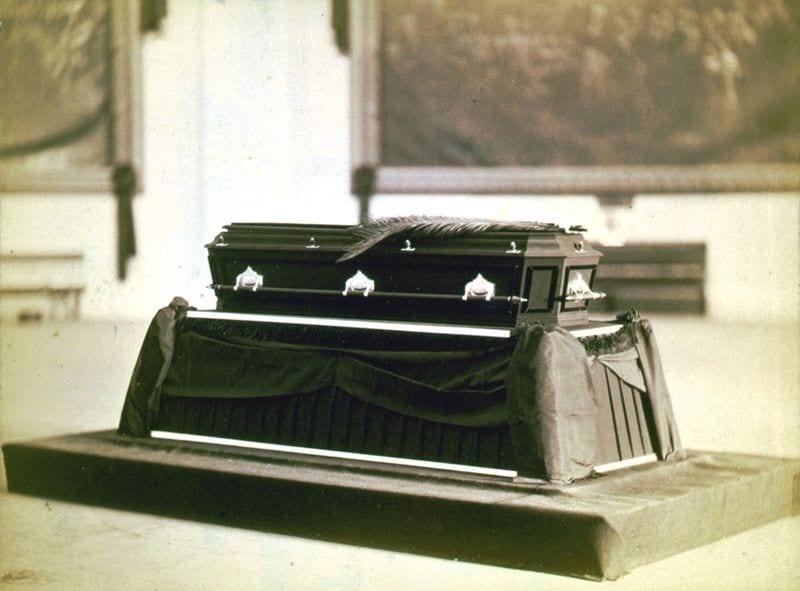 President Garfield's casket lying in state at the Capitol Rotunda (Wikipedia)