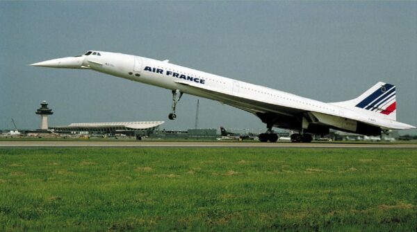 First Commercial Concorde Flight Lands at Dulles