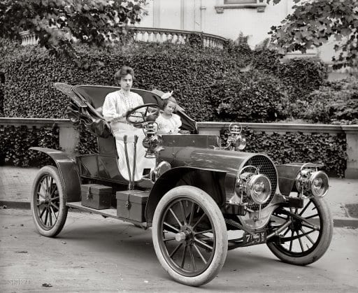 Mrs. Frank Biven and daugher in Franklin Model D (Shorpy)