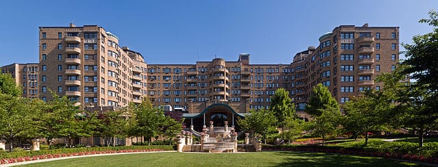 Omni Shoreham Hotel (Wikipedia)