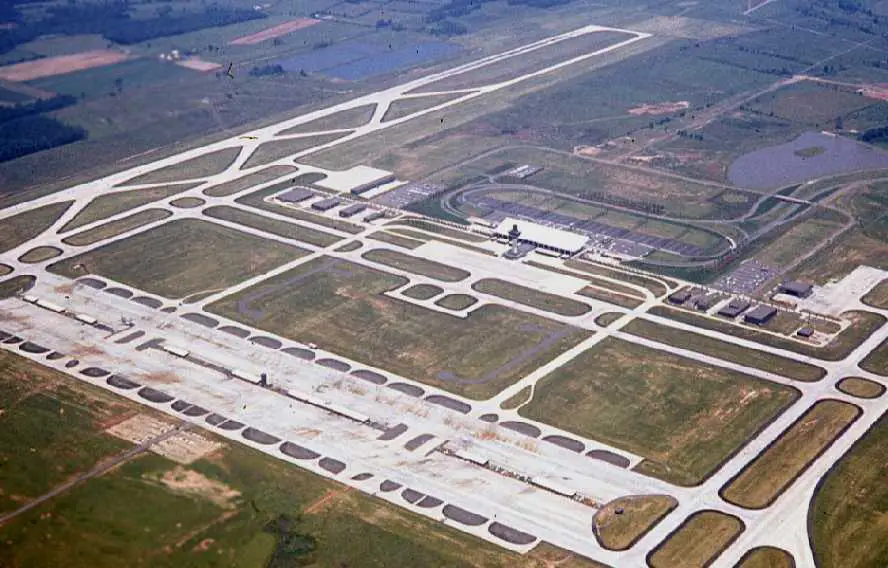 Dulles Airport in 1966