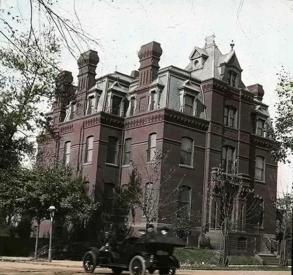 Blaine Mansion (1900)