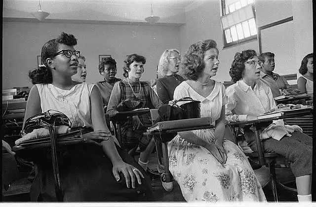 D.C. school integration in Anacostia (1955)