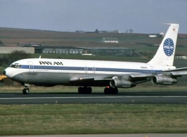 A Pan Am 707 on the runway