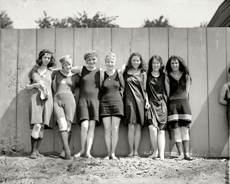 Potomac bathing beauties (1920)