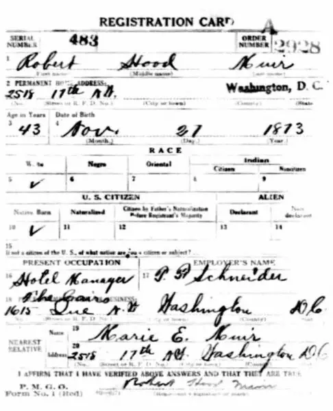 Robert H. Muir's World War I Draft Registration Card (Ancestry.com)