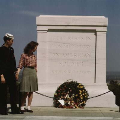 Sailor of woman at the Tomb of the Unknown Solder in 1943 (Library of Congress)