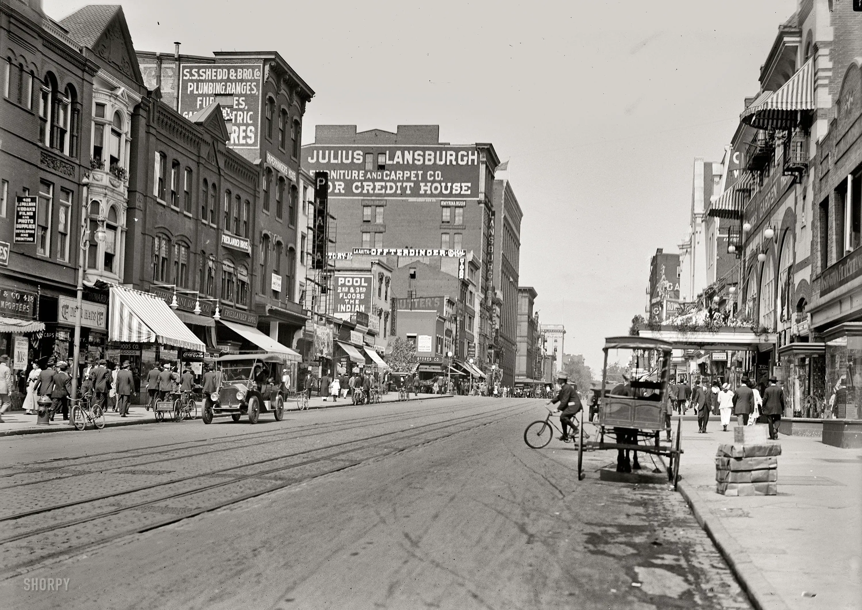 looking north on 9th St. NW in 1915 (Shorpy)