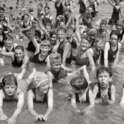 Potomac bathing beach - May 28, 1923 (Shorpy)