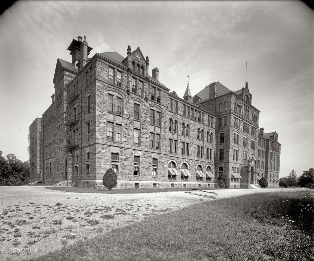 Caldwell Hall at Catholic University - 1915 (Shorpy)