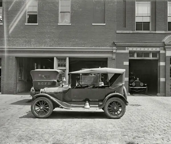D.C. Fire Dept. car for Semmes Motor Co." National Photo Company Collection glass negative (Shorpy)