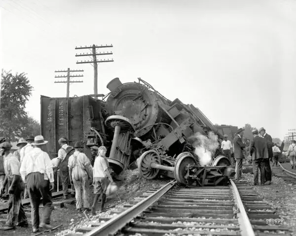 Laurel, Maryland. July 31, 1922. "Two B&O freights wrecked in head-on crash at Laurel switch." National Photo Company glass negative (Shorpy)