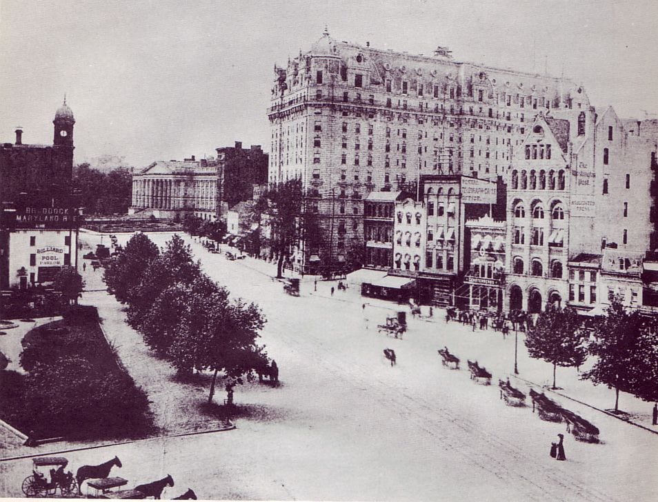 1300 & 1400 blocks of Pennsylvania Avenue in 1908