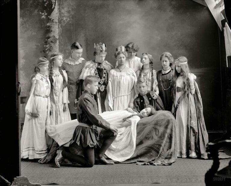 Washington circa 1910. "Congress Heights Dramatic Club." Harris & Ewing Collection glass negative, Library of Congress. (Shorpy)