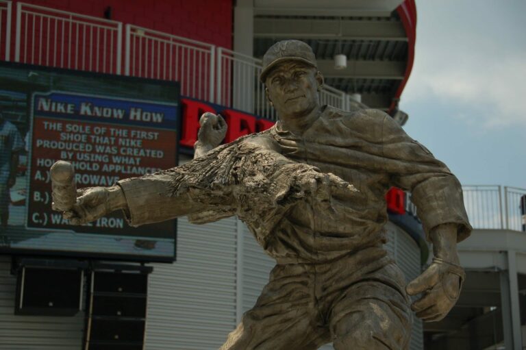 walter-johnson-statue-nats-park