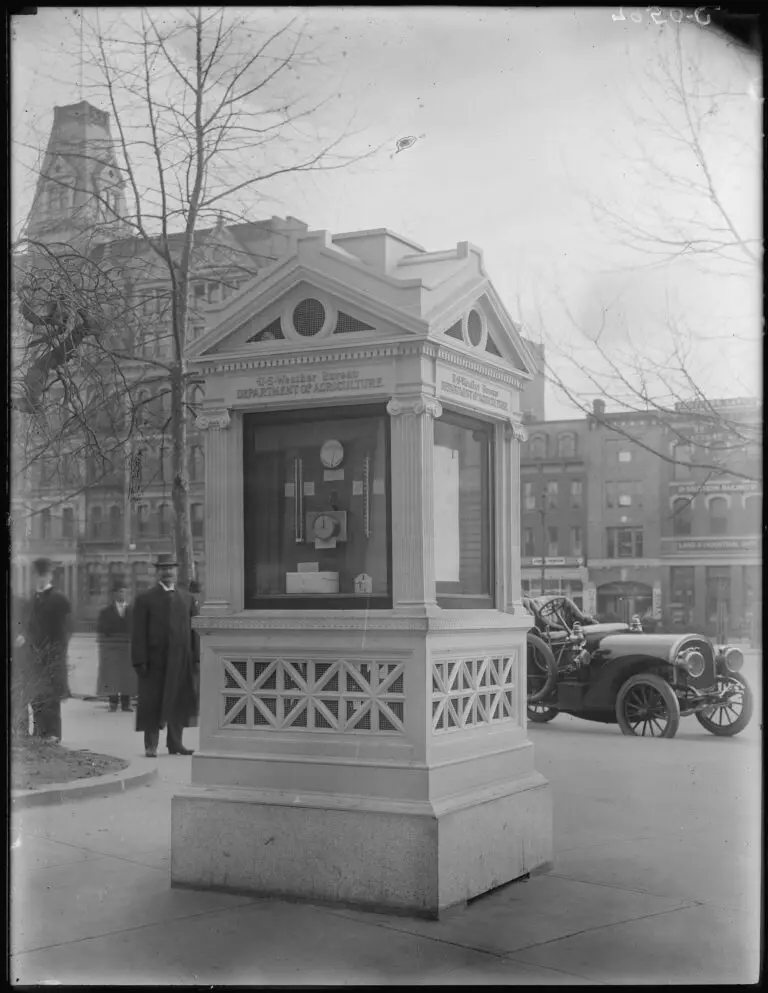 U.S. Weather Bureau kiosk on Pennsylvania Avenue, Washington, D.C