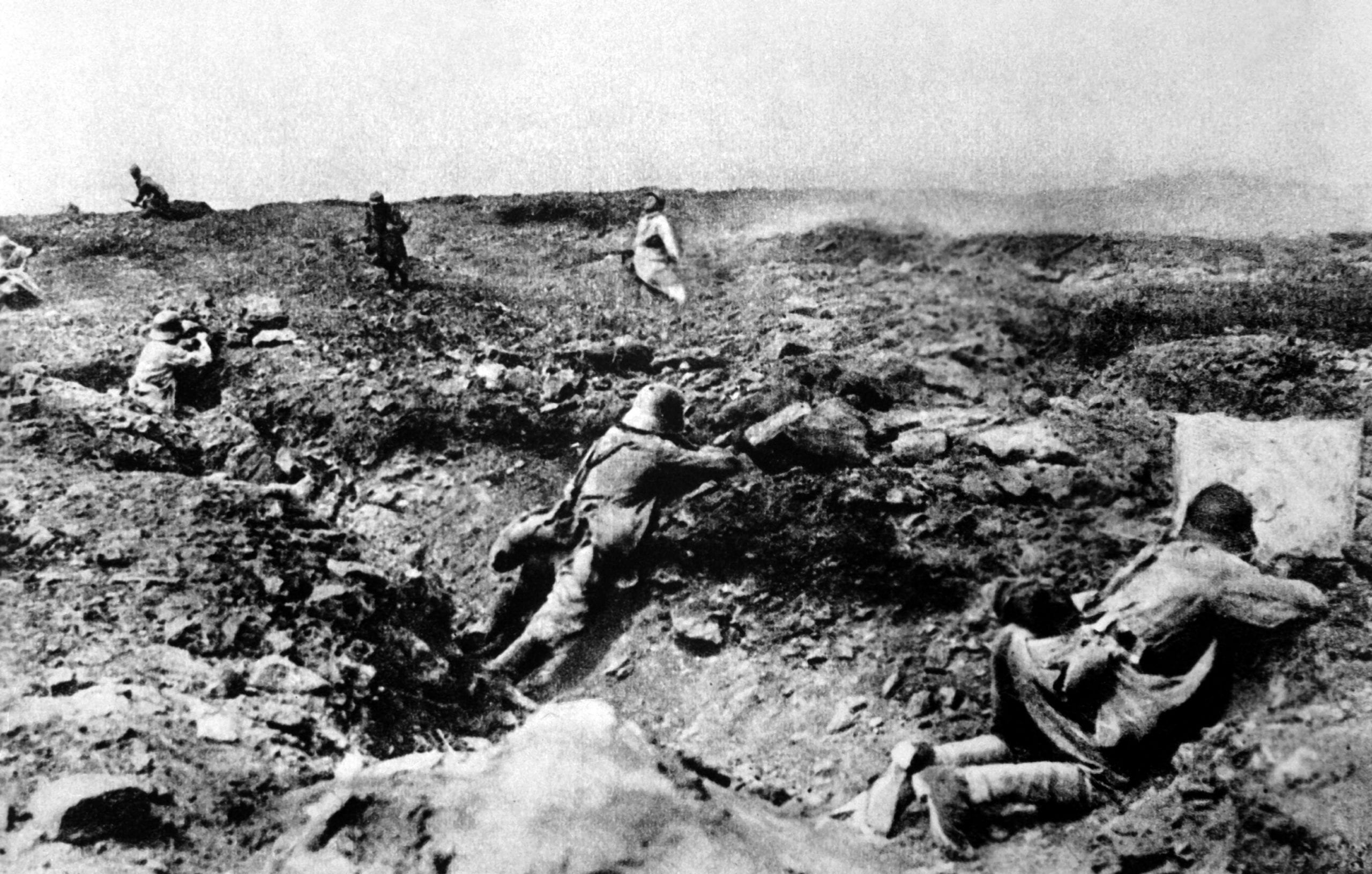 French assault Germans in trench warfare