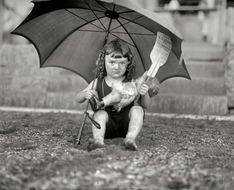 June 28, 1923. Washington, D.C. "Girl in bathing suit." National Photo Company Collection glass negative.