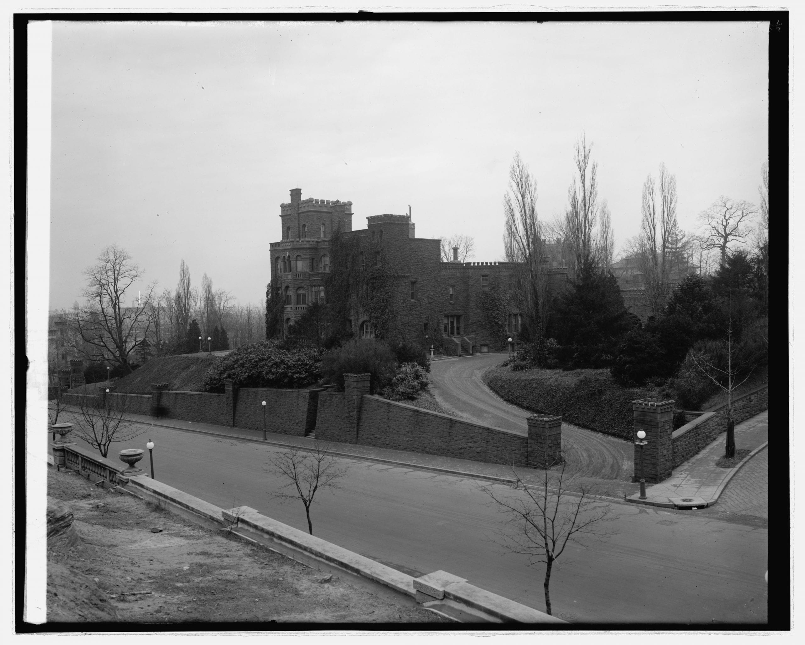 Boundary Castle view at intersection of 16th and Belmont in 1920s