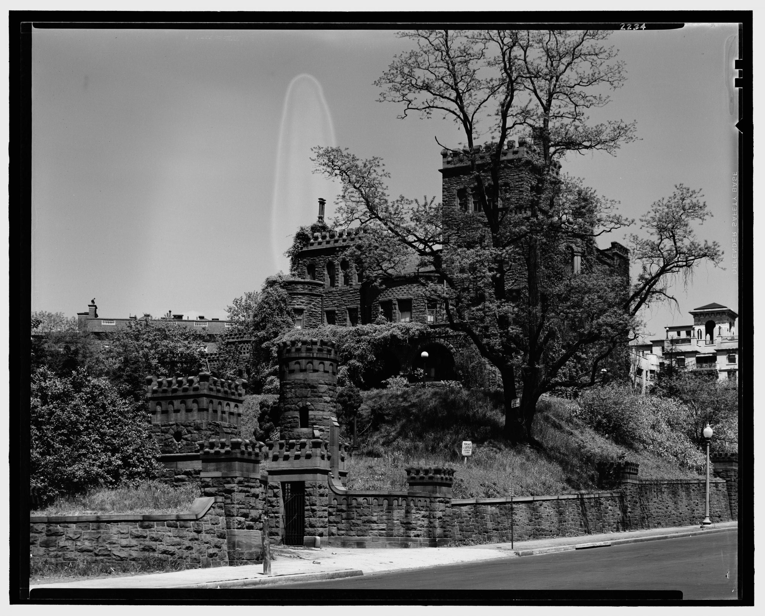 Boundary Castle in the 1920s by Theodor Horydczak (Library of Congress)