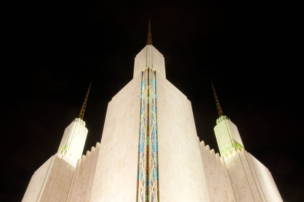 view of the temple (Flickr user: vividcorvid)