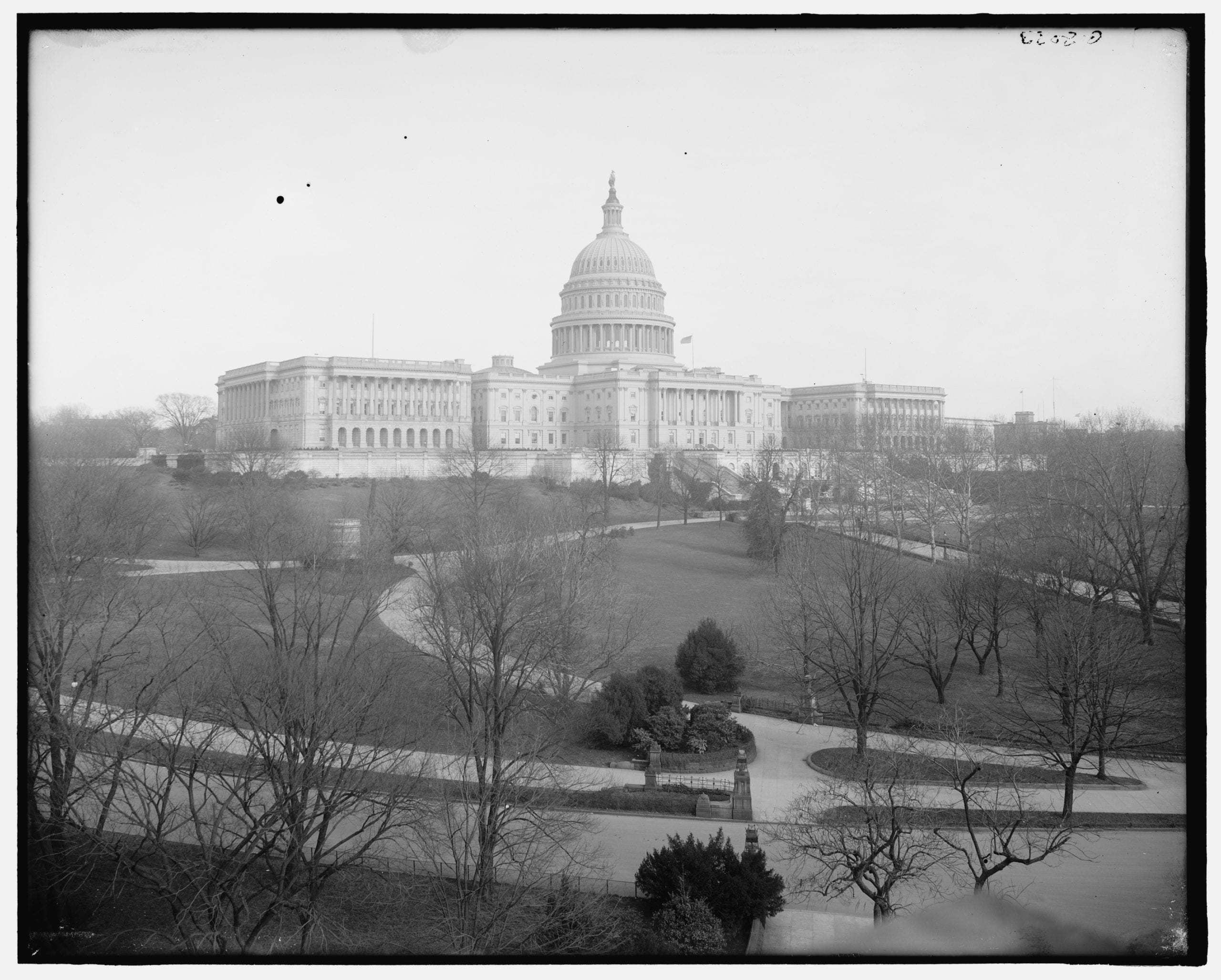 west front of the Capitol Building around 1910