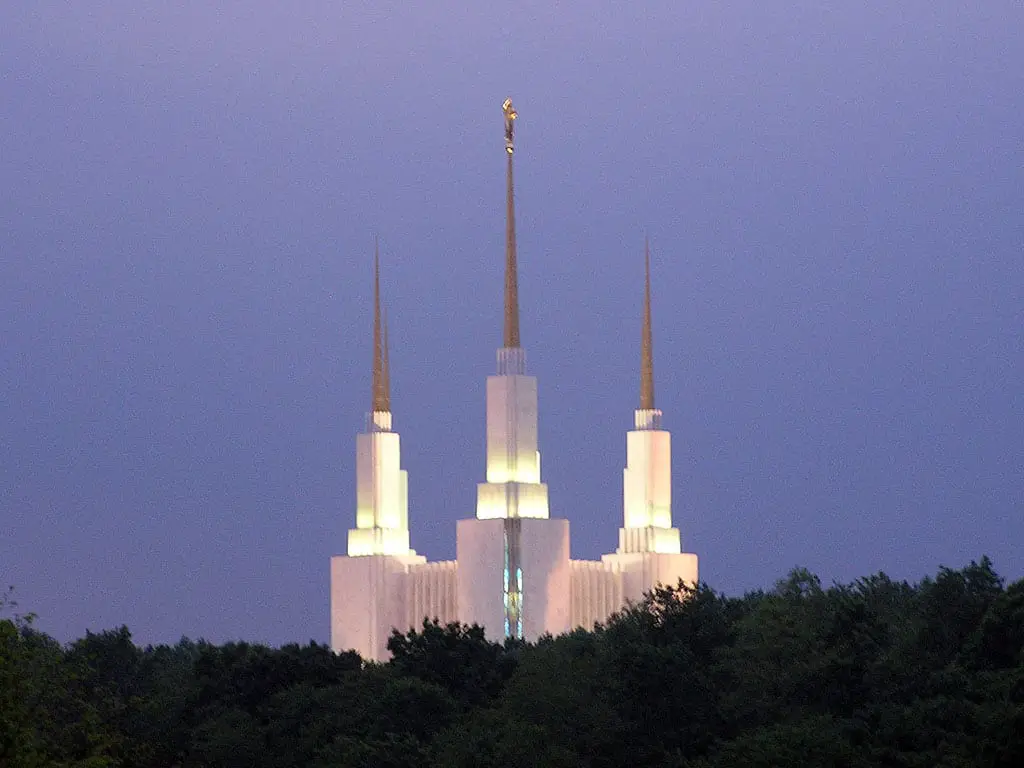 Washington, D.C. Mormon Temple from a distance (ldschurchtemples.com)