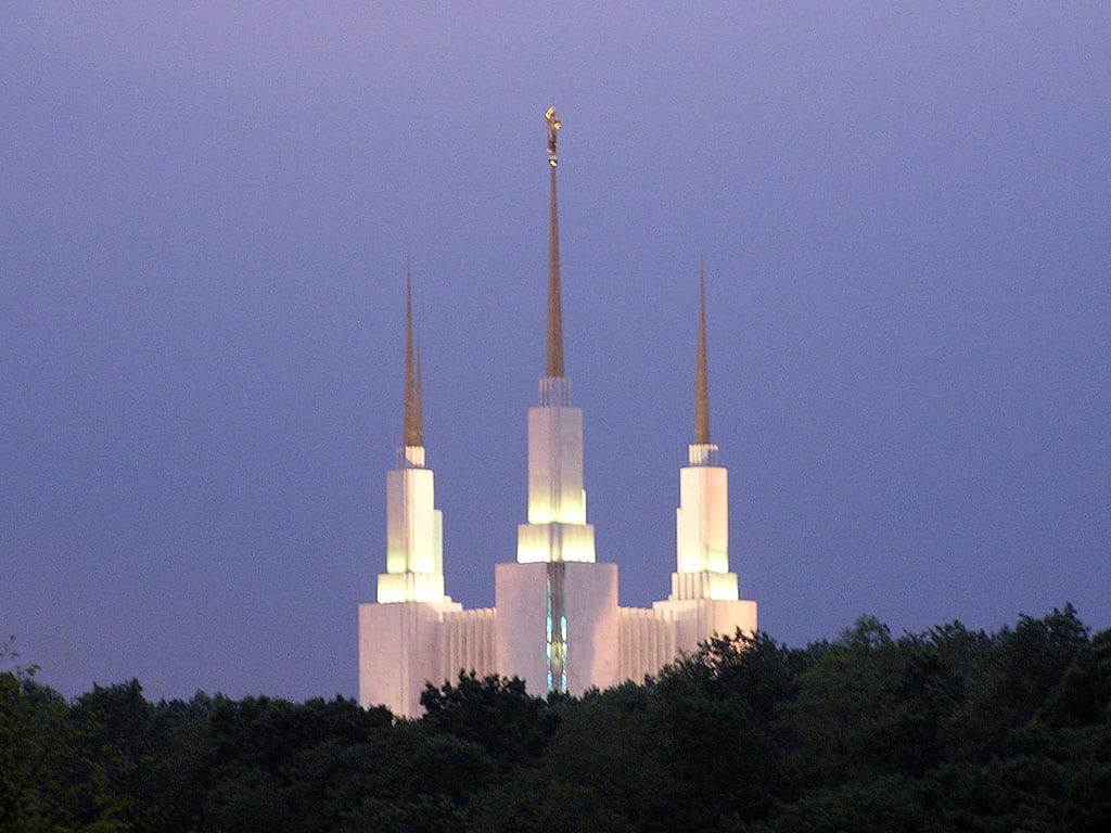 mormon tabernacle at night