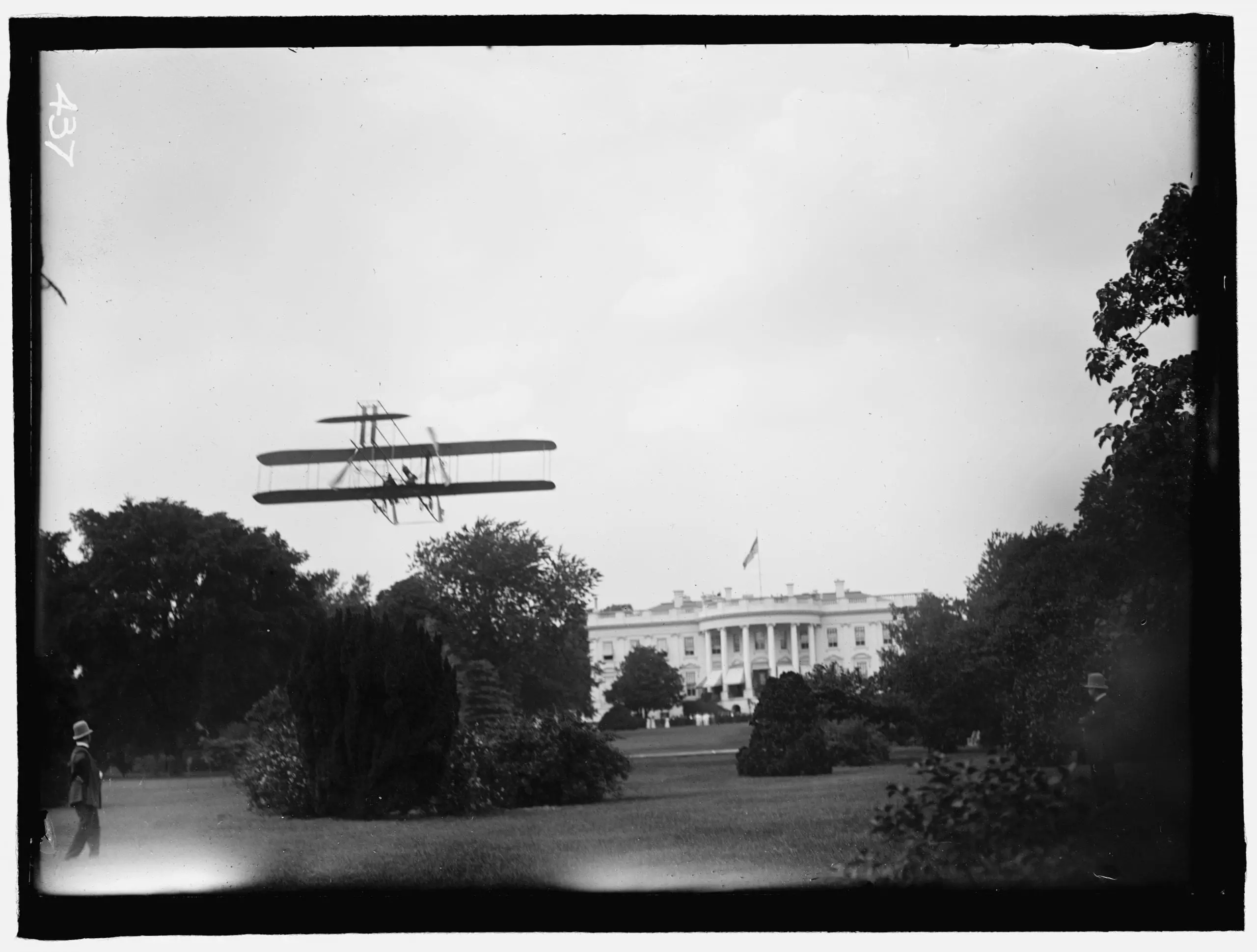 Harry Atwood takes off from the South Lawn - July 14th, 1911