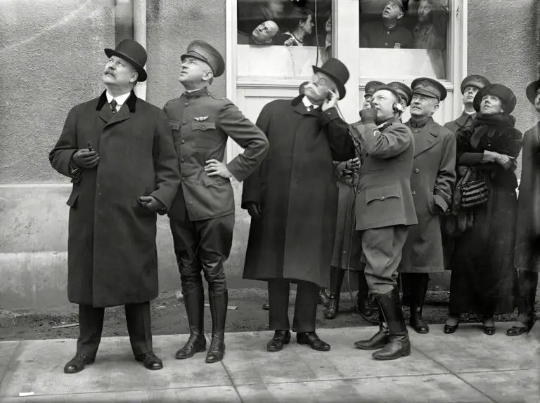 military men in Washington, DC circa 1918