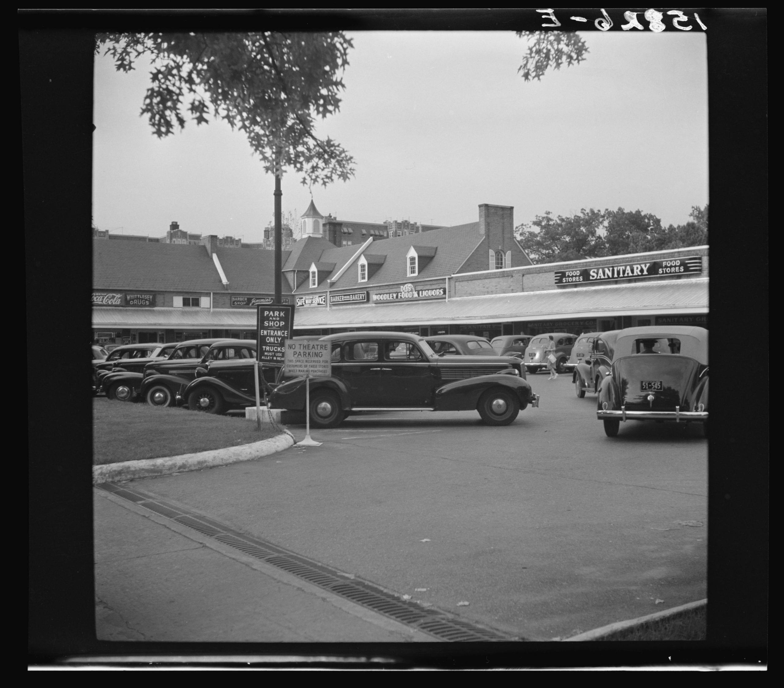 Park and Shop on Connecticut Avenue in Cleveland Park