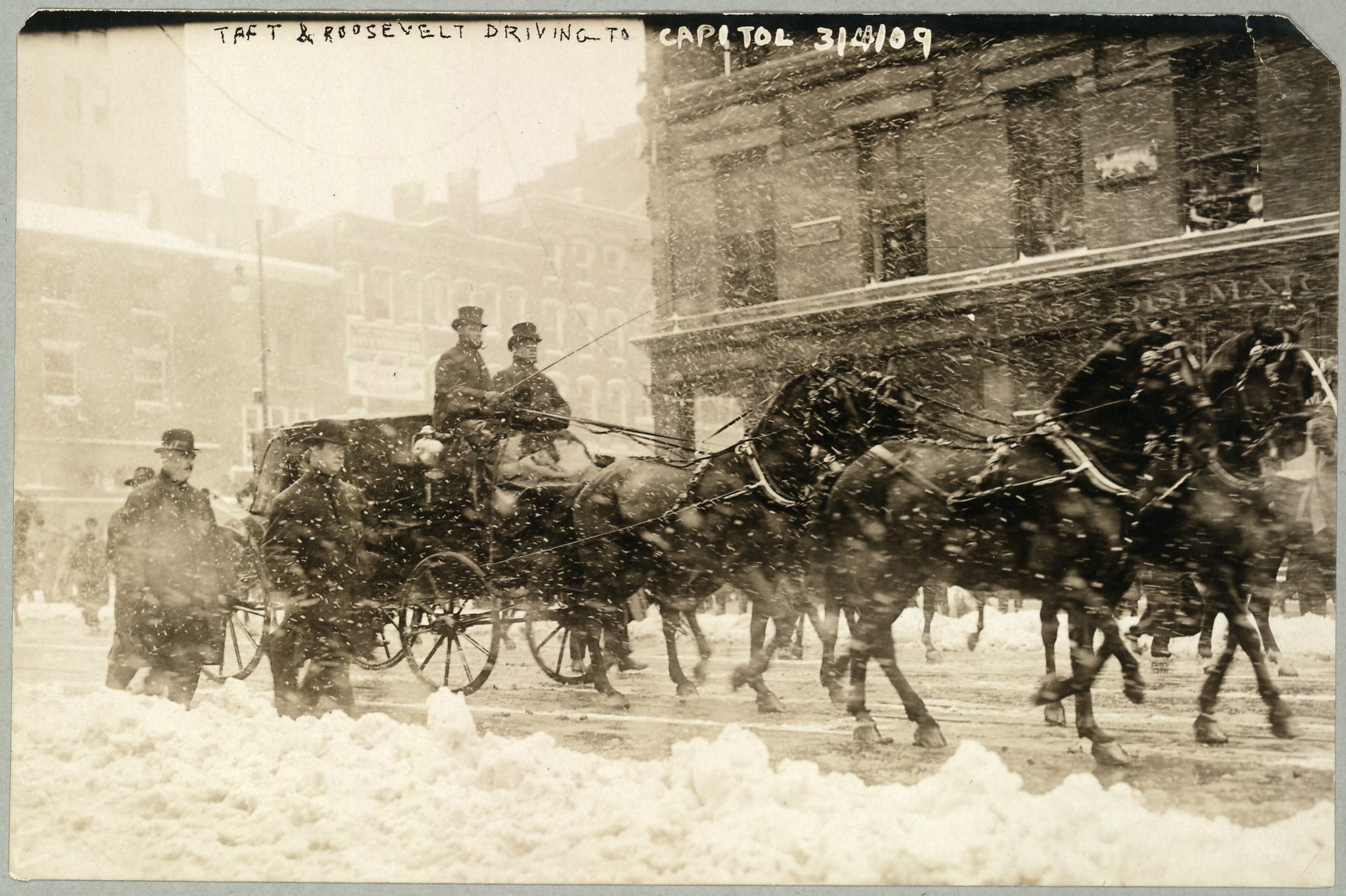 Taft & Roosevelt driving to Capitol, Mar. 4, 1909.