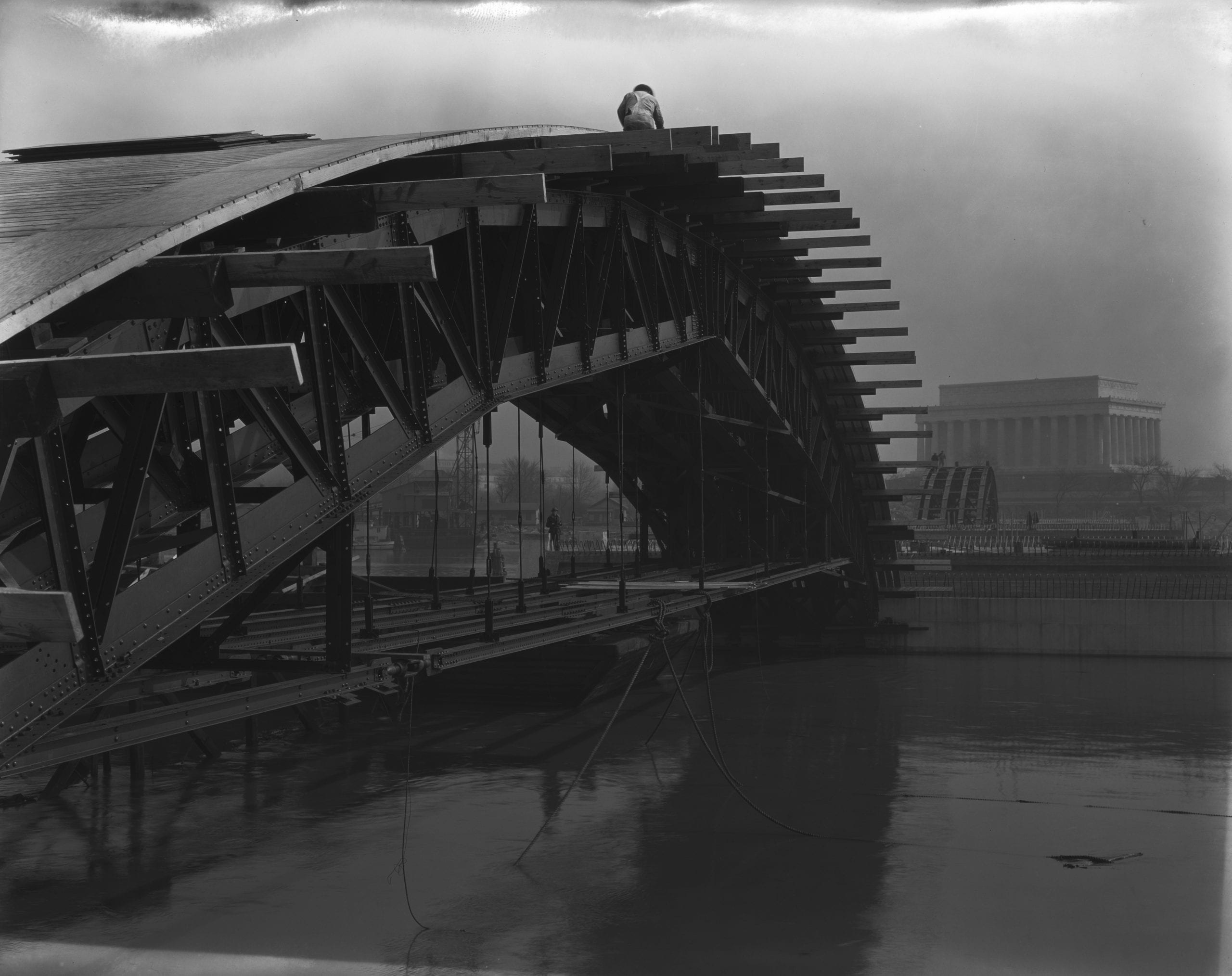 construction of Memorial Bridge