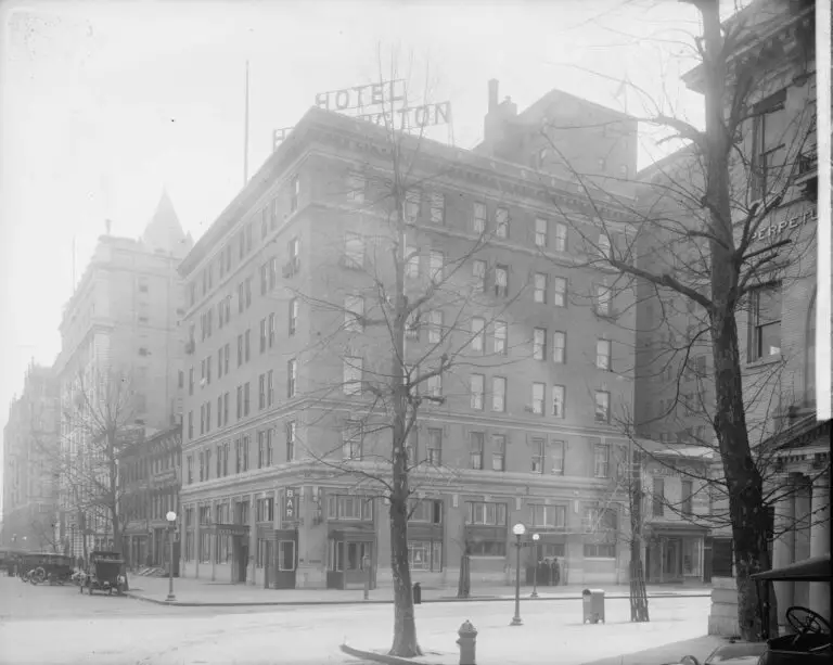 Hotel Harrington in 1916