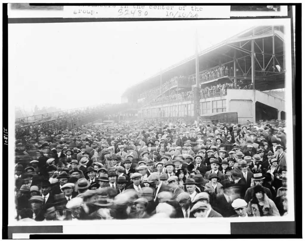 Fans outside Griffith Stadium on October 10th, 1924