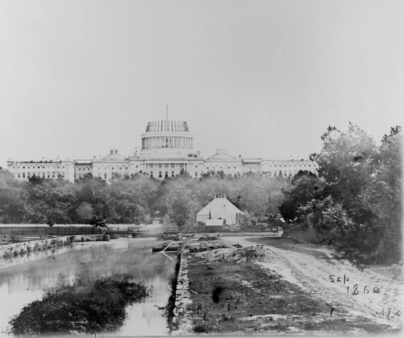 Capitol Dome under construction in 1860
