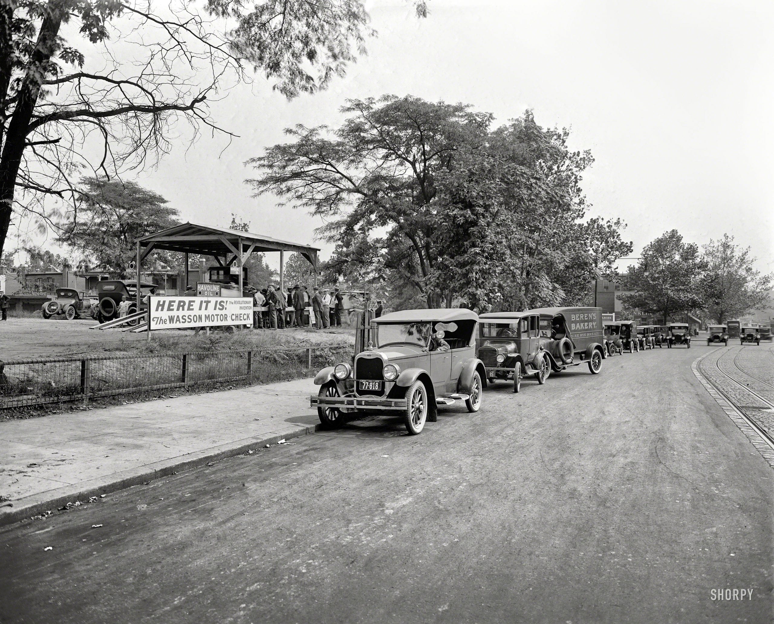 Washington, D.C., 1924. "Indian Refining Co. -- Havoline Oil." The "Wasson Motor Check" at 14th Street and Florida Avenue NW, glimpsed earlier in this post. 