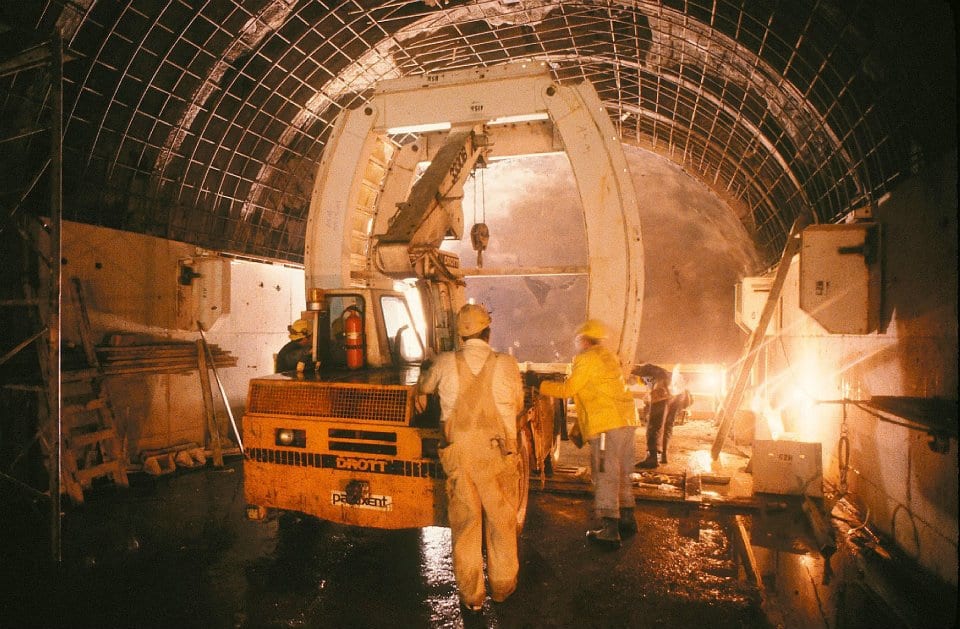 Nov 1982 | Crews work to complete the building of the tunnel near Forest Glen Station.