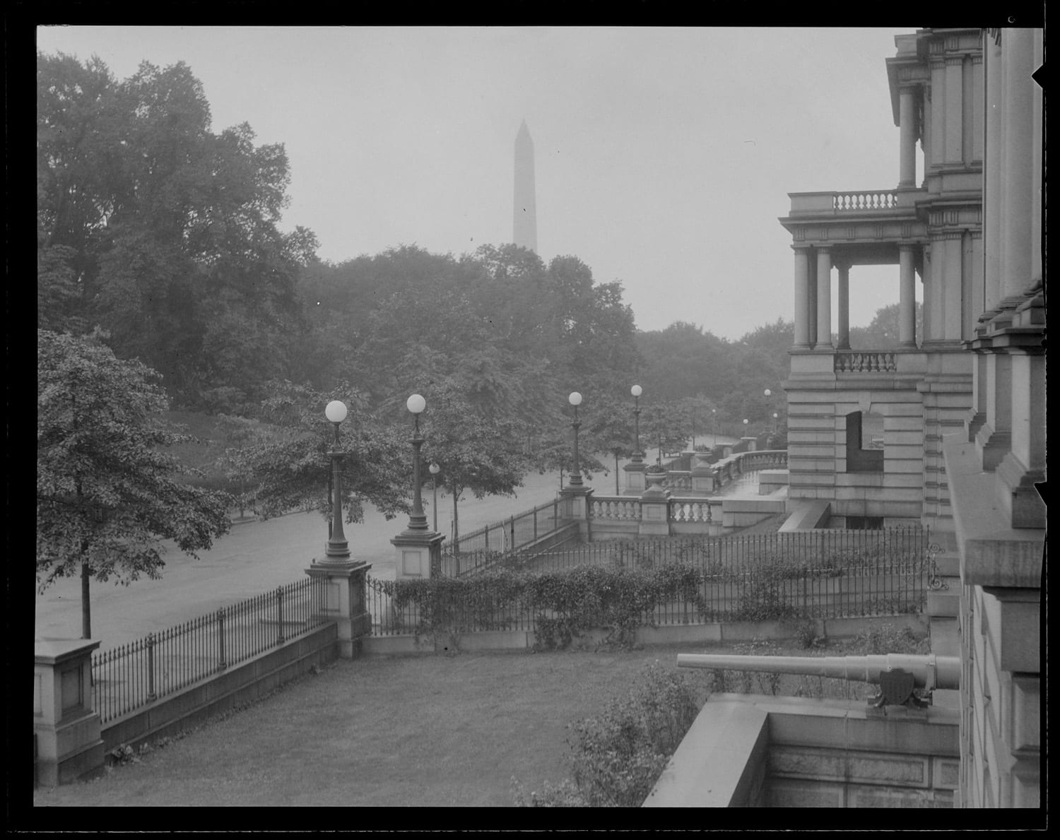 Washington Monument from old State, War, and Navy Buildin