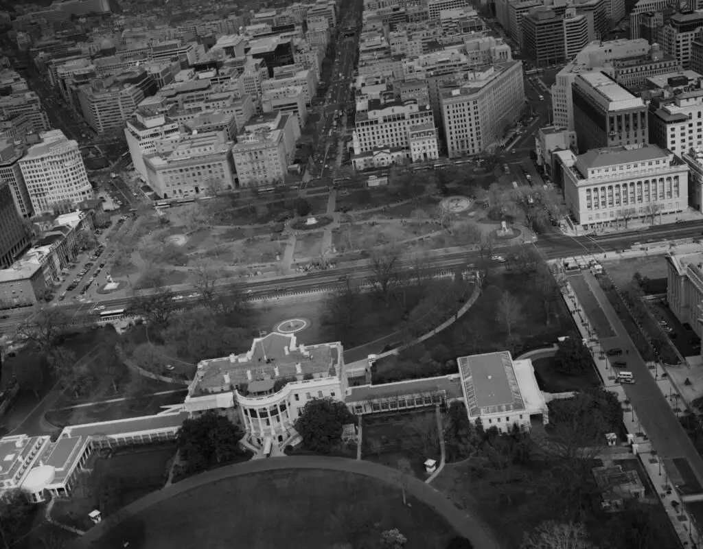 aerial view of the White House looking north - 1990