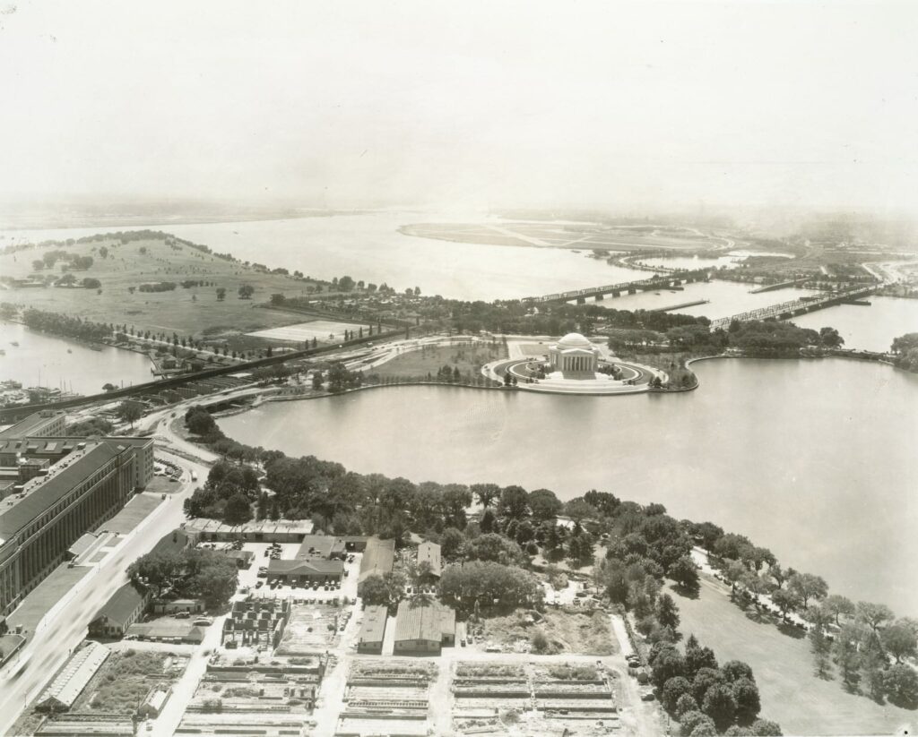southern view of the Jefferson Memorial (1942)
