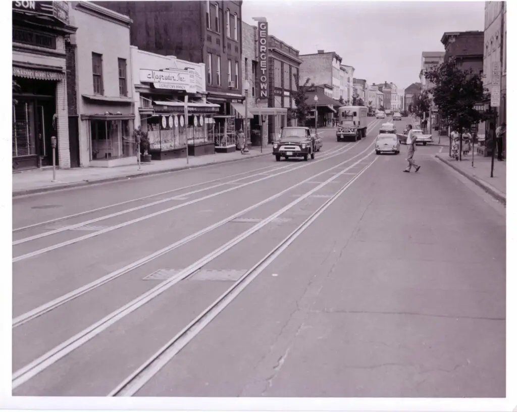 Wisconsin Avenue, NW, south of O Street at "rush hour" (June 30, 1960).