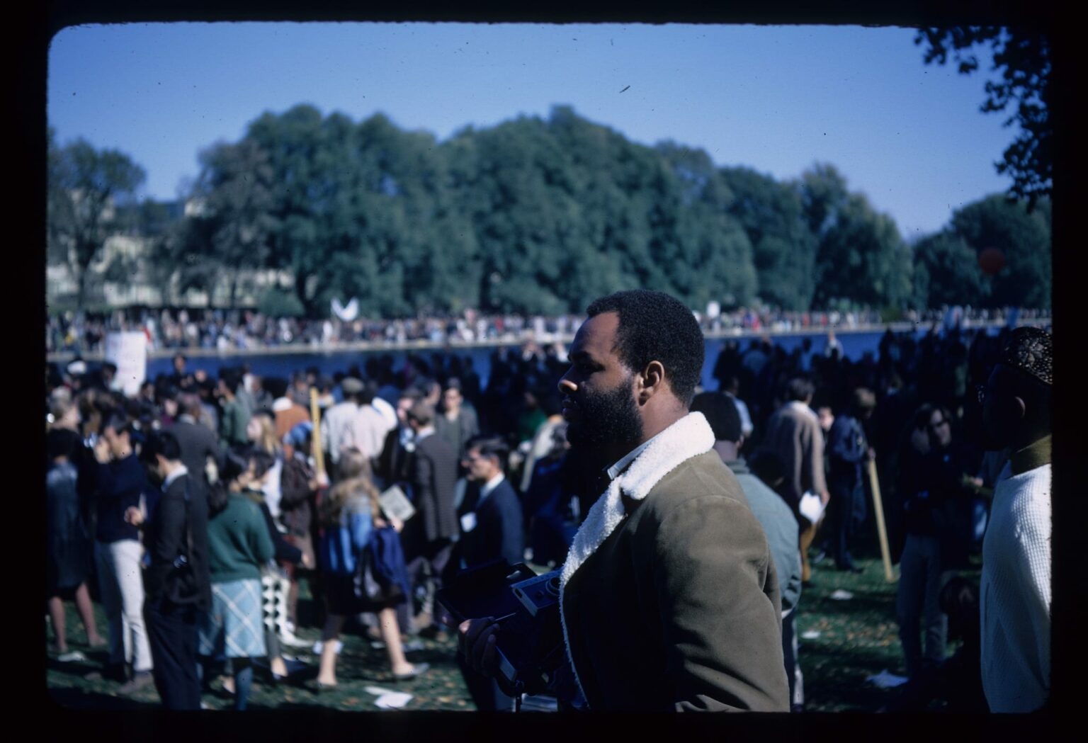 Incredible Photos Of 1967 March On Pentagon Against The Vietnam War