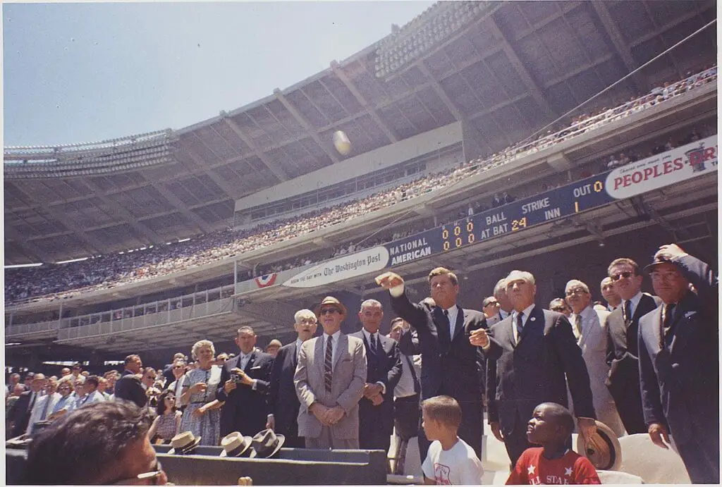 Kennedy throwing out the first pitch in 1962