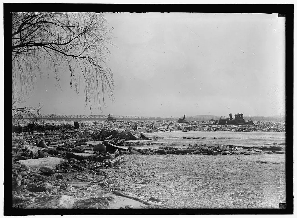 Ice jam in the Potomac River, Feb. 1918
