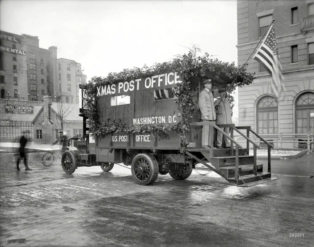 Washington, D.C., 1919. "Post Office a la cart." Deck the truck with boughs of holly! National Photo Company Collection glass negative.