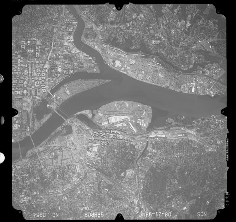 aerial view of Washington National and the Pentagon