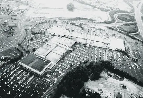 1986 aerial view of Tysons