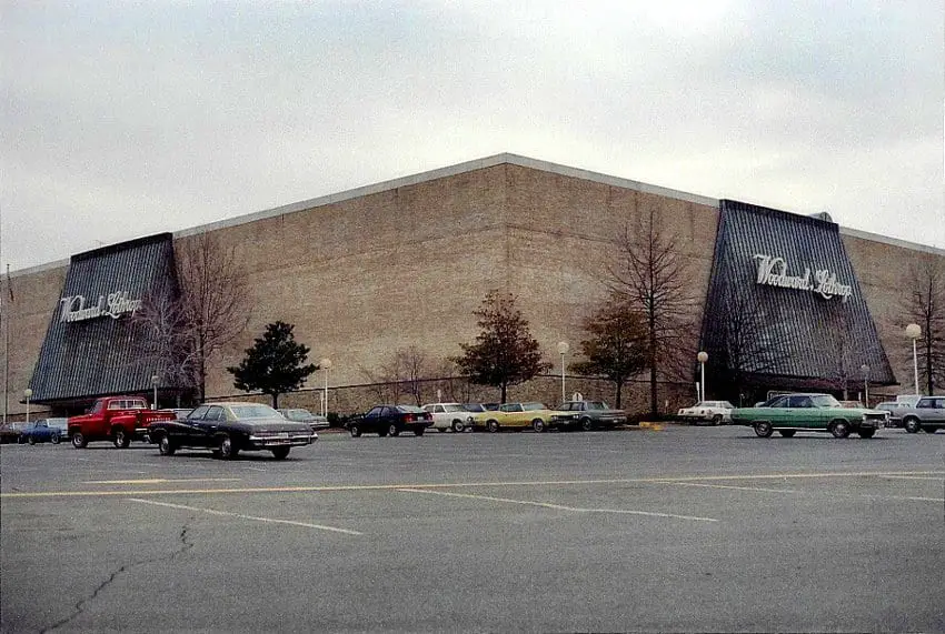 Woodward & Lothrop at Tysons Corner Center, Tysons Corner VA 1984